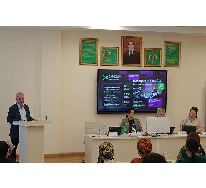 Döwlet gullukçylary üçin dolandyryş işinde sanly ulgamyň orny barada okuw maslahaty