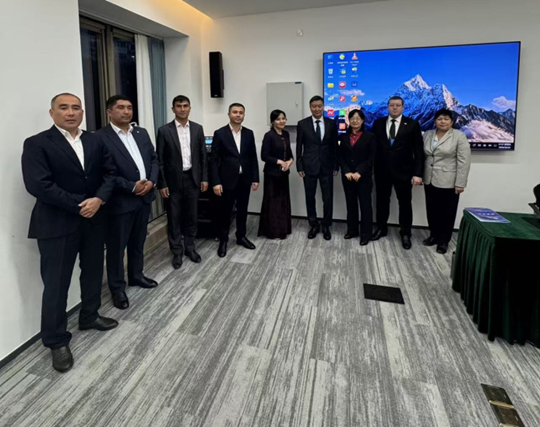 Представитель Туркменистана проходит обучение на семинаре по госуправлению в Пекине