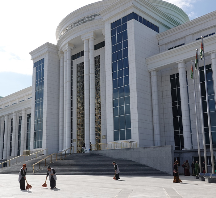 Baglar bezegidir abadan durmuşyň